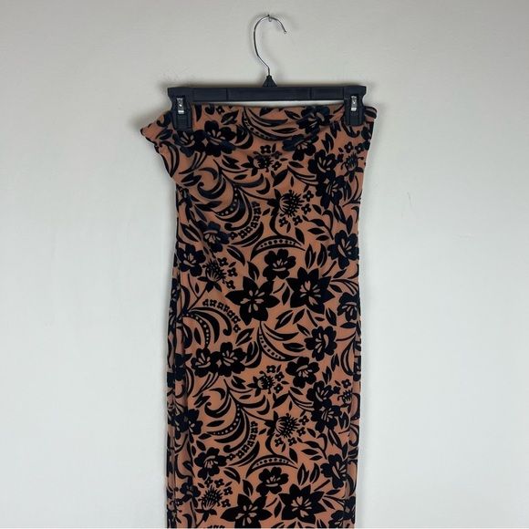 MORE TO COME Revolve Teagan Maxi Dress in Navy Floral Size M Formal - Picture 5 of 8